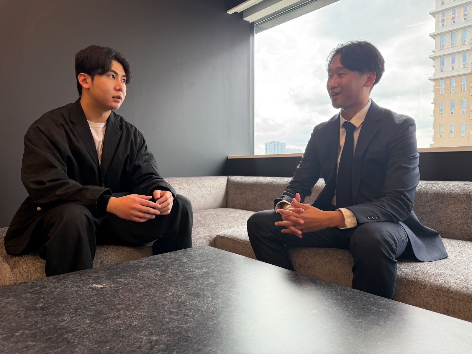 株式会社ReWave 竹下氏 インタビューの様子